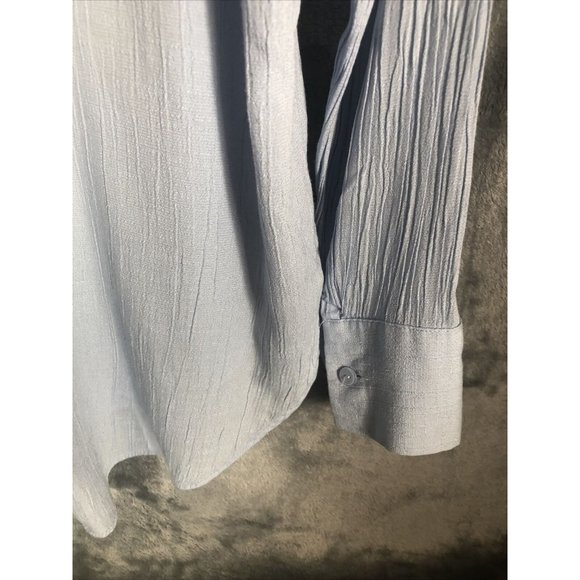 H&M Shirt Button Down Women’s Long Sleeve Light Blue Blouse Adult Size 2  40-42 - Picture 13 of 14